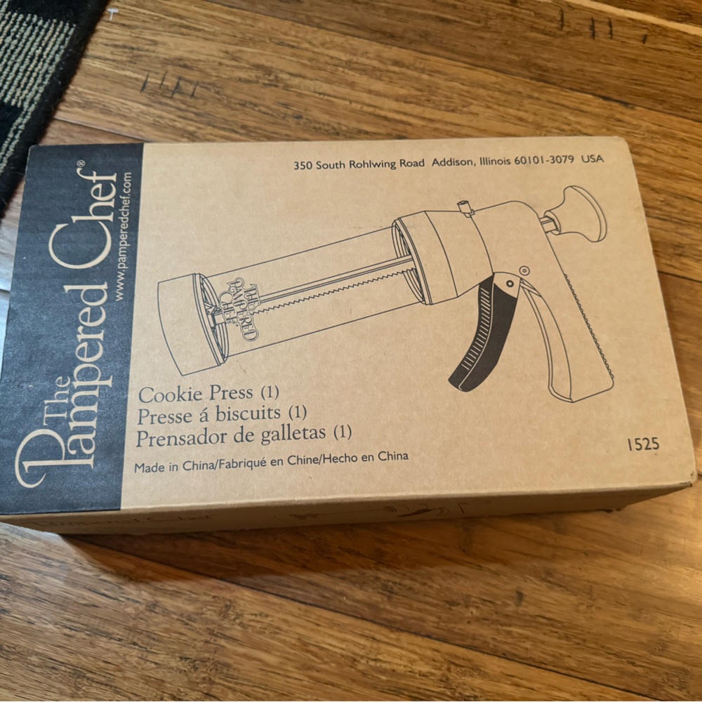 Pampered chef cookie press